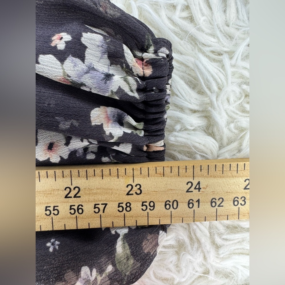 ASTR Ruffle Wrap Front Floral Chiffon Long Sleeve Peplum Blouse Grey Peach XS - Picture 11 of 11